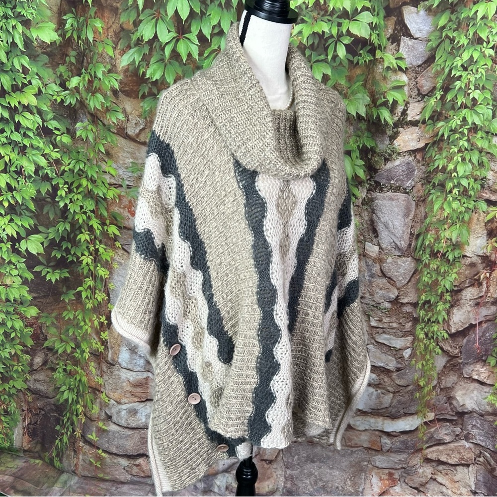 KEREN HART Boho Festival Oatmeal and Tan Cozy Wool Blend Cowl Neck Poncho, S/M - Picture 11 of 12